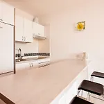 דירה Avenida De Pueblos 16 *